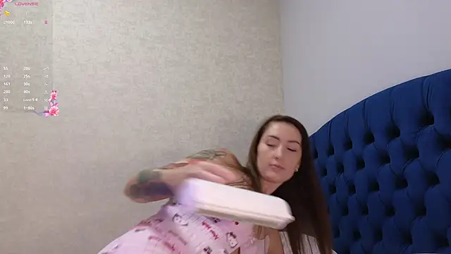 Snapshot of kimmie_meow chatting on October 30, 6:53 pm kimmie meow online show from October 30, 6:53 pm