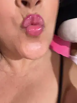 Milk chloe online show from May 11, 7:33 pm