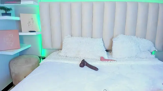 Sally  Walker online show from October 7, 3:22 am