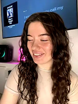 Snapshot of Kimi_Ass chatting on October 28, 1:28 pm Kimi Ass online show from October 28, 1:28 pm