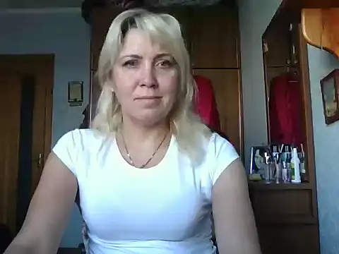 Snapshot of IrinaB1 chatting on September 23, 5:16 am IrinaB1 online show from September 23, 5:16 am