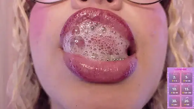 Haelycute online show from May 31, 11:28 pm