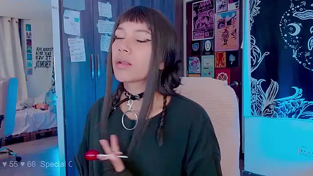 Snapshot of melissahowl chatting on October 8, 12:59 am melissahowl online show from October 8, 12:59 am