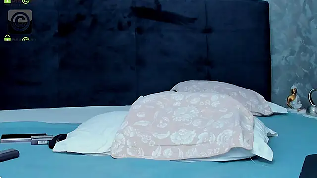 Snapshot of 3lla_Rose chatting on October 8, 9:30 pm 3lla Rose online show from October 8, 9:30 pm