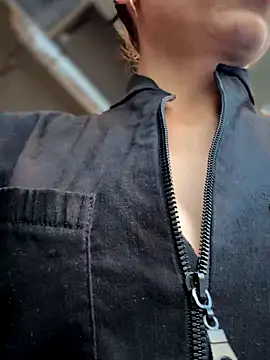 Snapshot of Crazy-Rosa chatting on October 30, 10:06 am Crazy-Rosa online show from October 30, 10:06 am