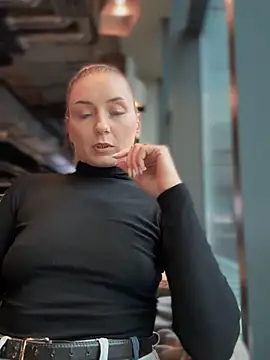 Snapshot of Crazy-Rosa chatting on October 29, 9:57 am Crazy-Rosa online show from October 29, 9:57 am