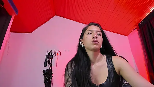 Snapshot of MistressVenena chatting on November 1, 9:19 pm MistressVenena online show from November 1, 9:19 pm