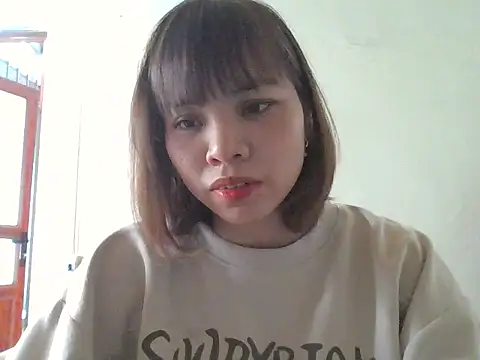 Snapshot of Angela-Eira chatting on October 25, 7:16 am Angela-Eira online show from October 25, 7:16 am