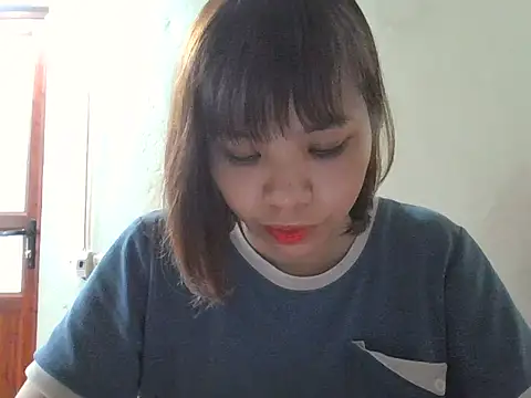 Snapshot of Angela-Eira chatting on October 17, 6:27 am Angela-Eira online show from October 17, 6:27 am