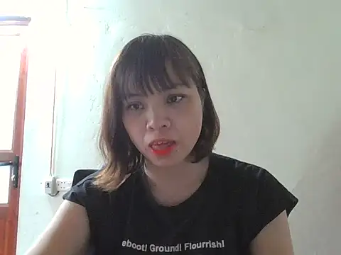 Snapshot of Angela-Eira chatting on October 24, 6:53 am Angela-Eira online show from October 24, 6:53 am