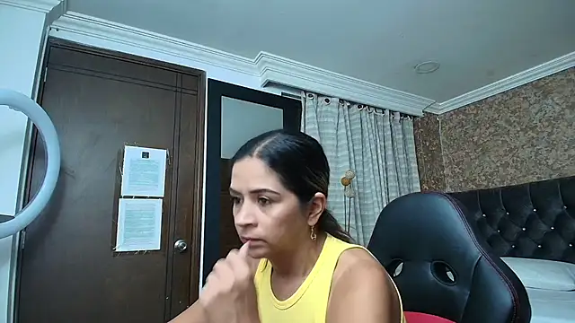 Snapshot of stella_xue chatting on October 18, 10:22 pm stella xue online show from October 18, 10:22 pm