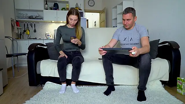 littlesweettifany online show from October 30, 12:50 pm