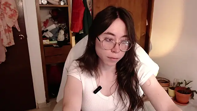 emily pearl  online show from October 9, 8:46 pm