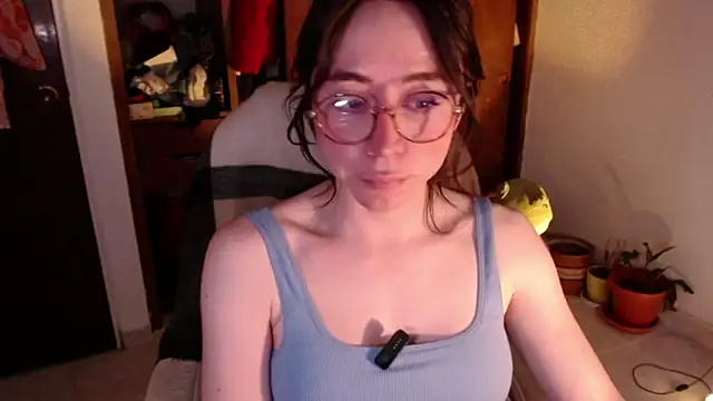 emily pearl  online show from October 10, 9:20 pm