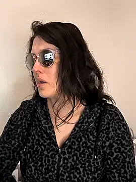 Linalicious online show from April 1, 7:09 am