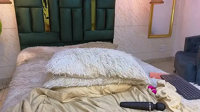 Snapshot of ximenawilliamss chatting on October 18, 9:49 pm ximenawilliamss online show from October 18, 9:49 pm