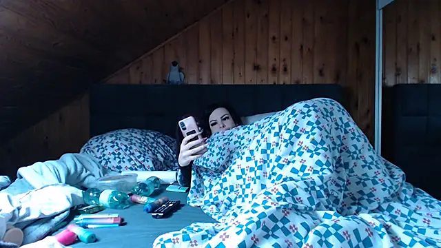 Snapshot of BoeseMoni1998 chatting on October 16, 8:28 am BoeseMoni1998 online show from October 16, 8:28 am