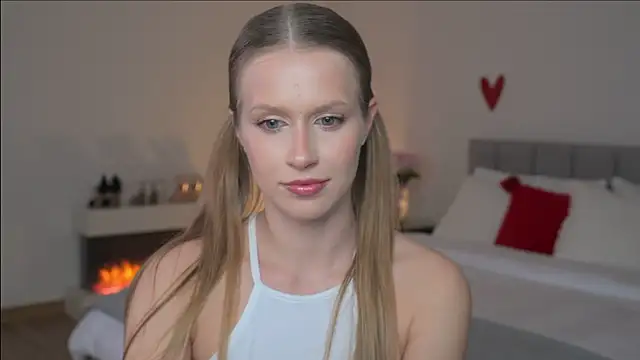 ella twinkl online show from March 20, 6:57 pm