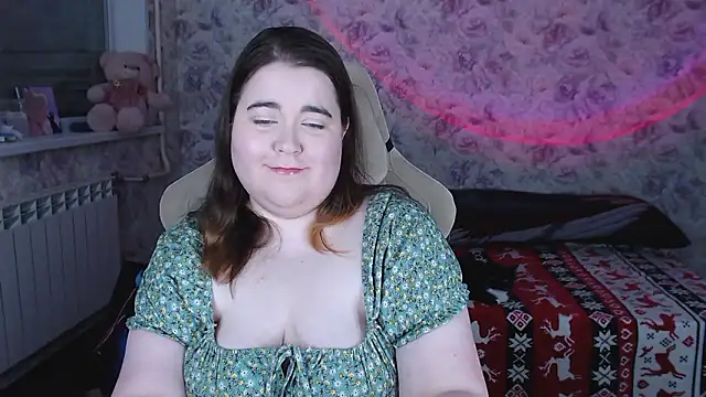 Estelle Hicks online show from February 15, 7:02 pm