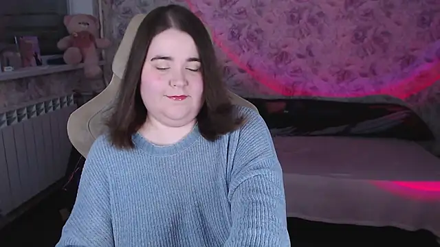 Estelle Hicks online show from April 8, 6:54 pm