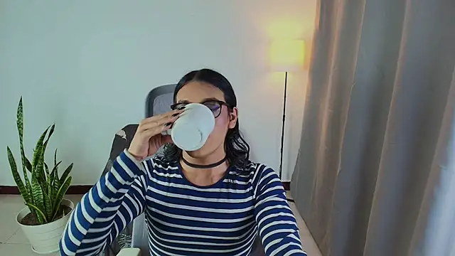 Snapshot of vitta_alfayed chatting on October 28, 11:20 pm vitta alfayed online show from October 28, 11:20 pm