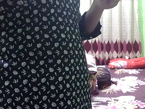 BengaliQueenStar online show from October 13, 3:47 pm