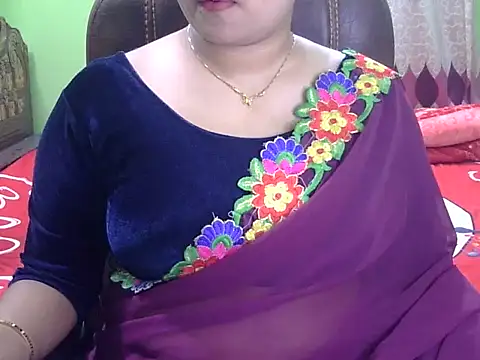 BengaliQueenStar online show from November 28, 6:33 pm