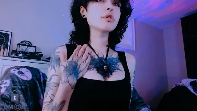 NaughtyLittleFox online show from June 20, 4:38 am