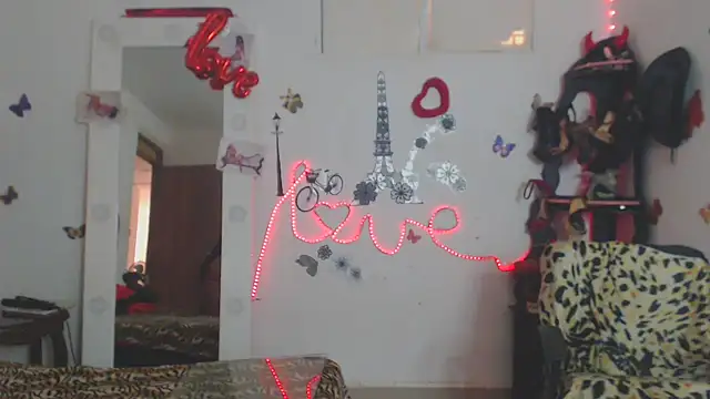 Snapshot of brigitht chatting on October 5, 4:12 pm brigitht online show from October 5, 4:12 pm