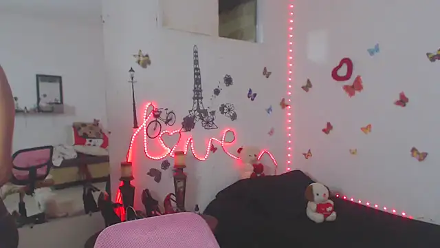 Snapshot of brigitht chatting on September 24, 2:32 am brigitht online show from September 24, 2:32 am