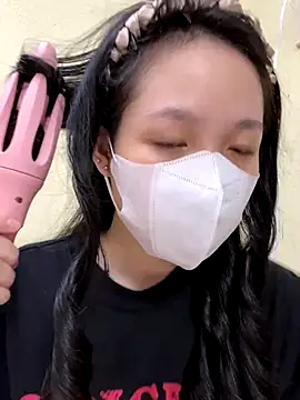 Snapshot of minmin2kk5 chatting on October 13, 3:14 pm minmin2kk5 online show from October 13, 3:14 pm