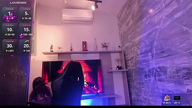 Snapshot of saracaball_ chatting on September 19, 4:44 am saracaball online show from September 19, 4:44 am