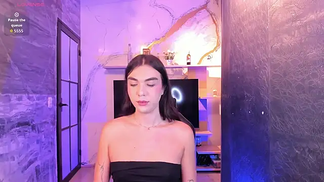 Snapshot of saracaball_ chatting on October 31, 4:25 am saracaball online show from October 31, 4:25 am