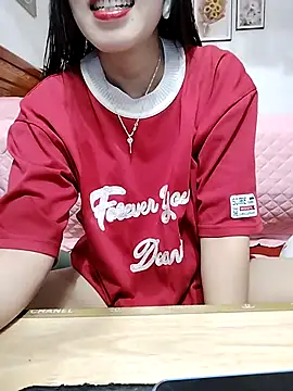 Snapshot of cream1299 chatting on September 17, 12:03 pm cream1299 online show from September 17, 12:03 pm