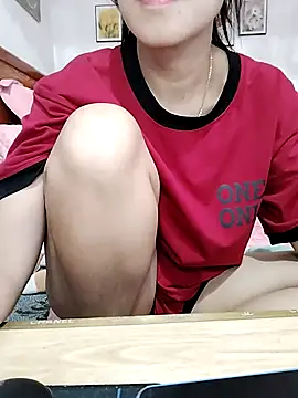 Snapshot of cream1299 chatting on October 26, 5:25 am cream1299 online show from October 26, 5:25 am