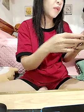 Snapshot of cream1299 chatting on October 18, 9:49 pm cream1299 online show from October 18, 9:49 pm