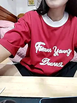 Snapshot of cream1299 chatting on September 22, 12:36 pm cream1299 online show from September 22, 12:36 pm