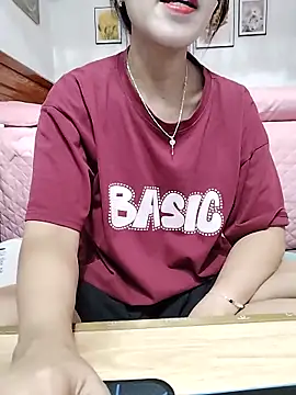 Snapshot of cream1299 chatting on September 26, 1:25 am cream1299 online show from September 26, 1:25 am