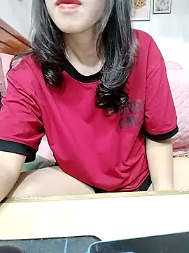 Snapshot of cream1299 chatting on October 29, 12:42 pm cream1299 online show from October 29, 12:42 pm