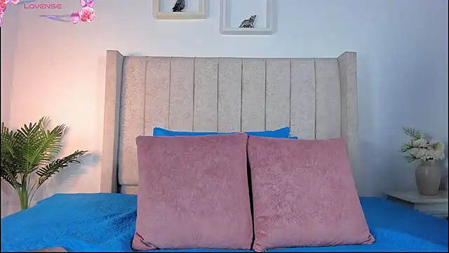 Snapshot of juana_240 chatting on September 25, 7:12 pm juana 240 online show from September 25, 7:12 pm