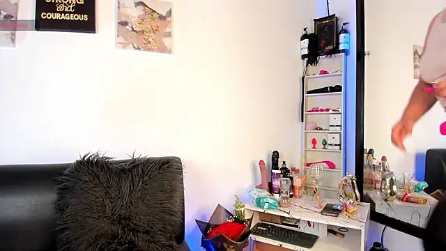 saharawalker online show from September 21, 5:06 am