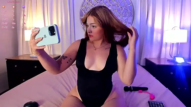 Chloee Evans1 online show from September 10, 7:03 pm