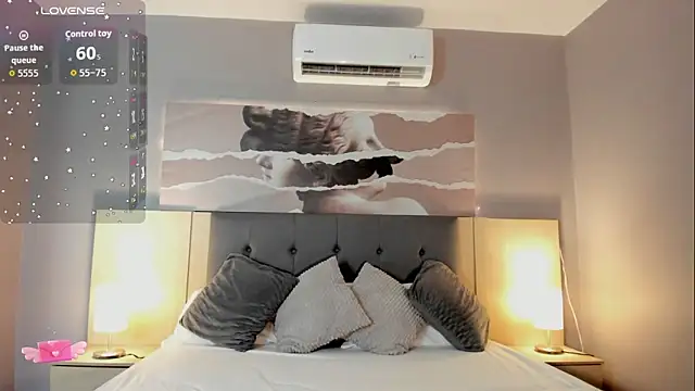 Snapshot of Aprillbrunette chatting on October 22, 2:49 am Aprillbrunette online show from October 22, 2:49 am