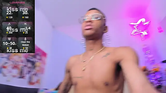 Snapshot of Tiffany_Valentine15 chatting on September 20, 2:04 pm Tiffany Valentine15 online show from September 20, 2:04 pm