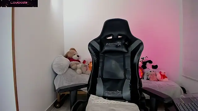 Biancastrongg online show from February 22, 6:47 am