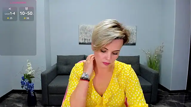 Julia Wilsone online show from October 3, 12:43 pm