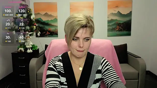 Julia Wilsone online show from December 20, 2:10 pm