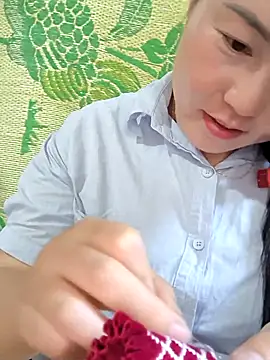 Snapshot of Sweetlove_77 chatting on September 15, 8:22 am Sweetlove 77 online show from September 15, 8:22 am