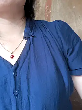 Snapshot of Sweetlove_77 chatting on October 23, 6:52 am Sweetlove 77 online show from October 23, 6:52 am