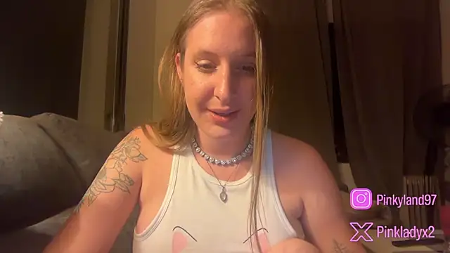 Pinkyladyxxx online show from May 16, 12:24 am